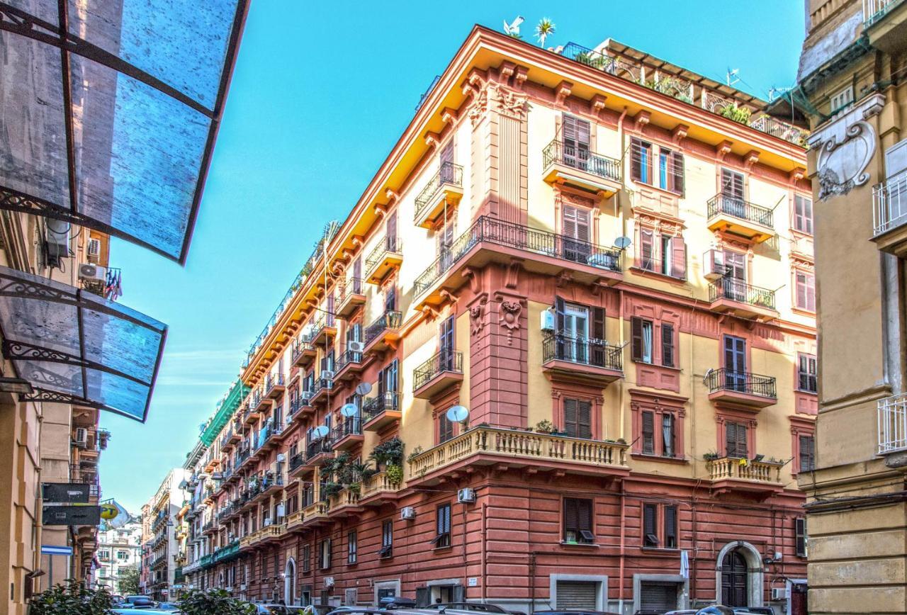 Ferdinando Arthouse Oversized Modern Apartment - By Gocce Team Napoli Dış mekan fotoğraf